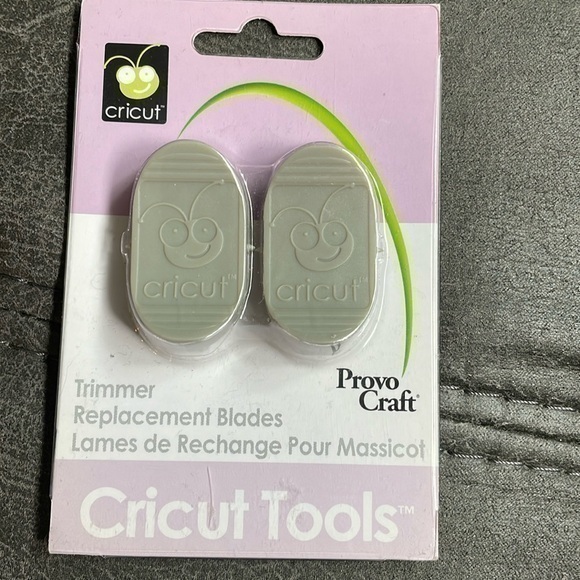 Cricut trimmer replacement blades NEW - Picture 1 of 2